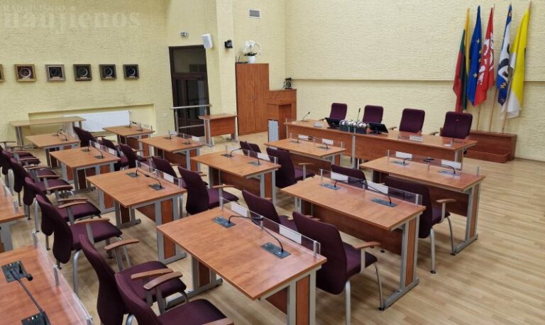 Mokinių maitinimas atiduotas į politikų rankas
