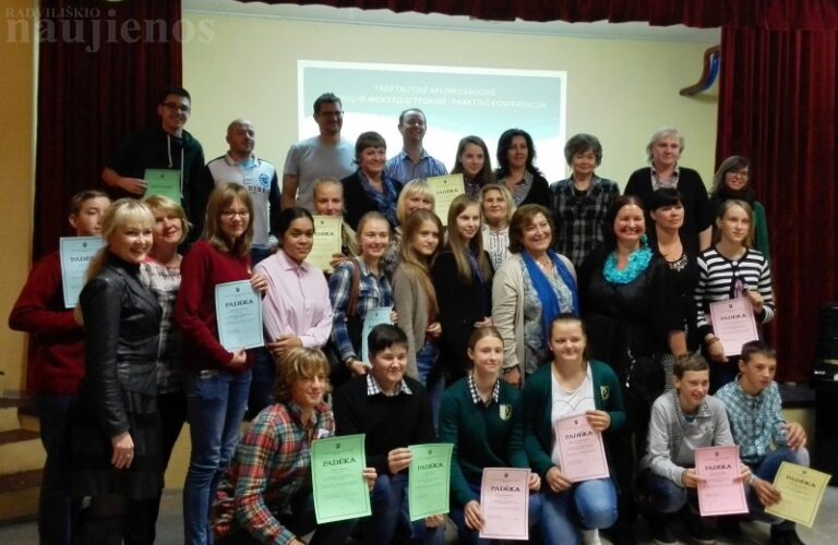 Jaunimo mokyklos mokiniai pristatė pranešimą tarptautinėje konferencijoje