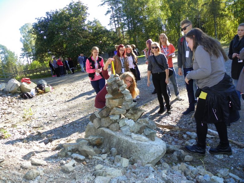 Projekto dalyviai mokėsi verslumo: kūrė verslo idėjas sujungdami du visiškai nepanašius daiktus į naują daiktą ar paslaugą.