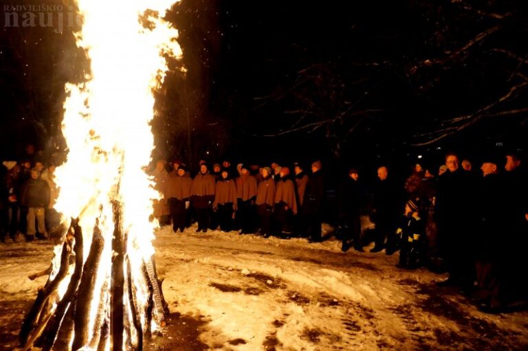 Laisvės gynėjams atminti – suliepsnojo laužas