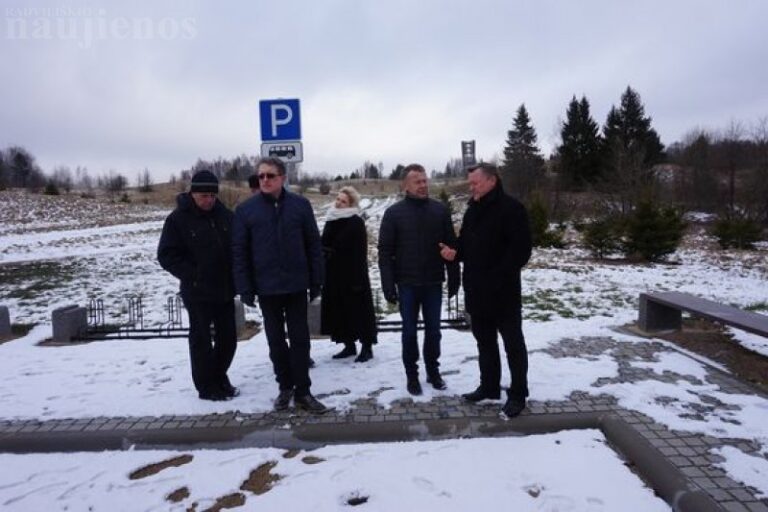 Rengiamasi apžvalgos bokšto atidarymui
