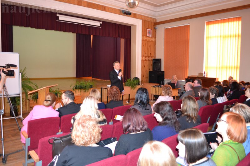 Radviliškio rajono švietimo įstaigų projektų mugė sulaukė didžiulio susidomėjimo.