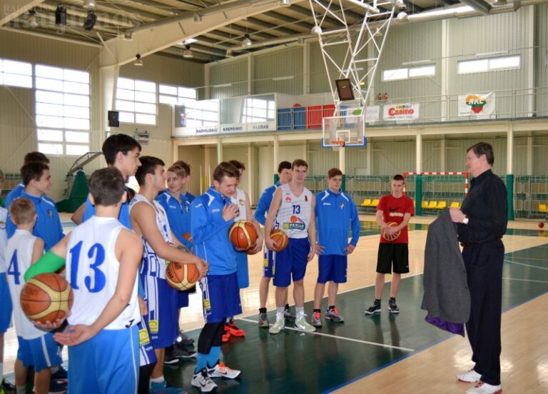 Sergejus Jovaiša – Seimo narys, kurio širdyje karaliauja krepšinis
