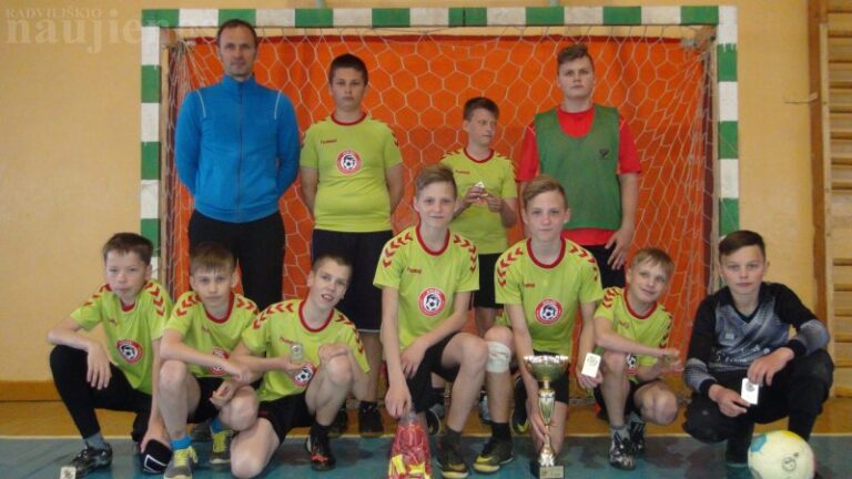 Moksleivių futbolo lygoje triumfavo šeduviai!