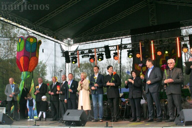 Tulpių žydėjimo šventės nepaskandino net pliaupęs lietus
