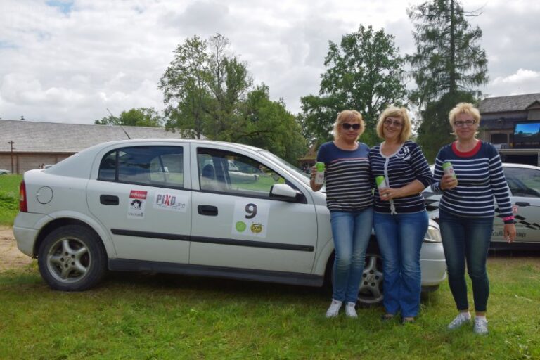 Radviliškietės iškovojo antrąją vietą pramoginio ralio varžybose
