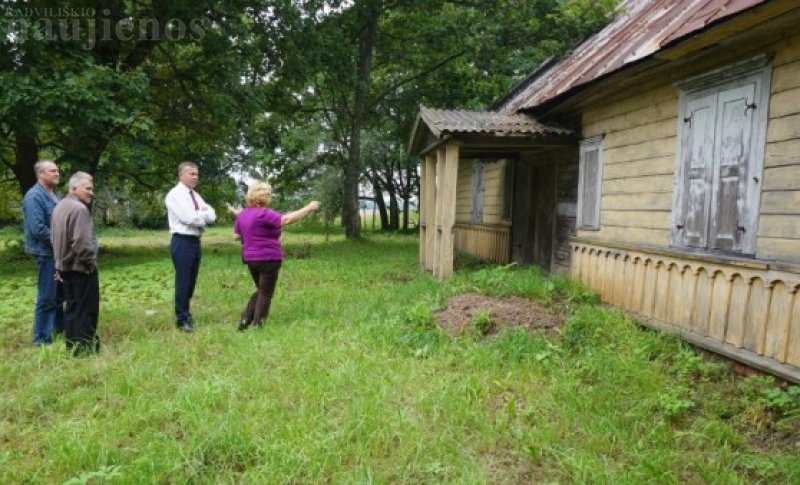2011 m. liepos 30 d. Šiaulėnų miesto aikštėje buvo atidengtas ir pašventintas paminklas