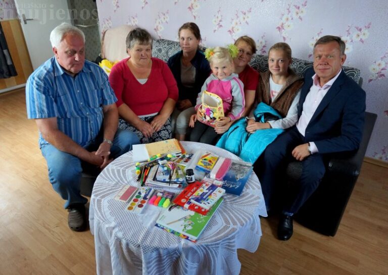 Surengta tradicinė akcija „Padėk išleisti vaiką į mokyklą“