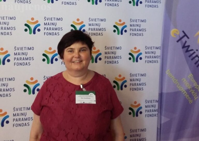 Šeduvos lopšelio-darželio pedagogei įteiktas nacionalinis kokybės ženklelis