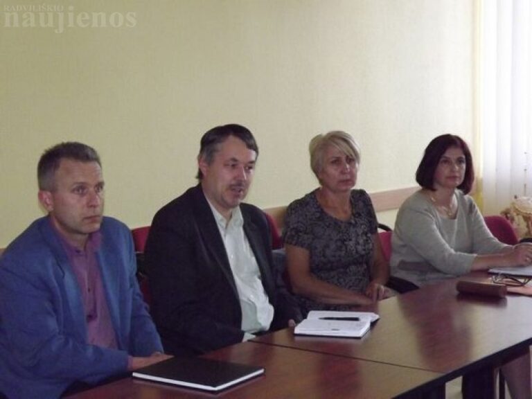 Radviliškio rajono savivaldybėje diskutuota apie institucinės globos pertvarką