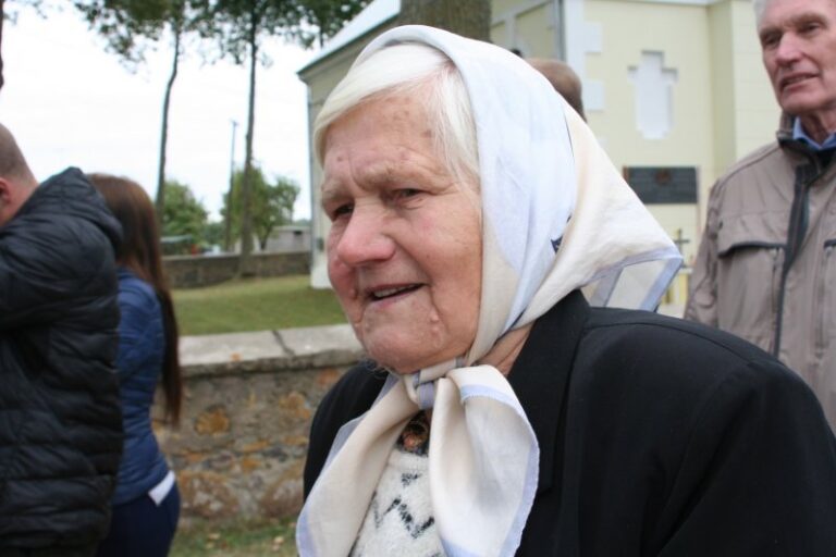 Kunigui Antanui Valantinui atminti – šimtas ąžuolų