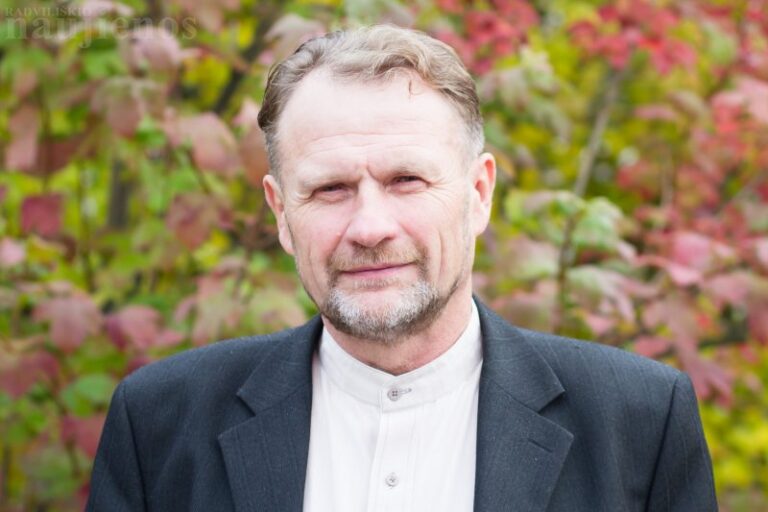 In memoriam Vitoliui Januševičiui (1954-10-25–2016-11-01)