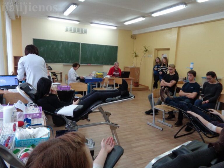 Vaižganto gimnazijoje – akcija „Tapk kraujo donoru“
