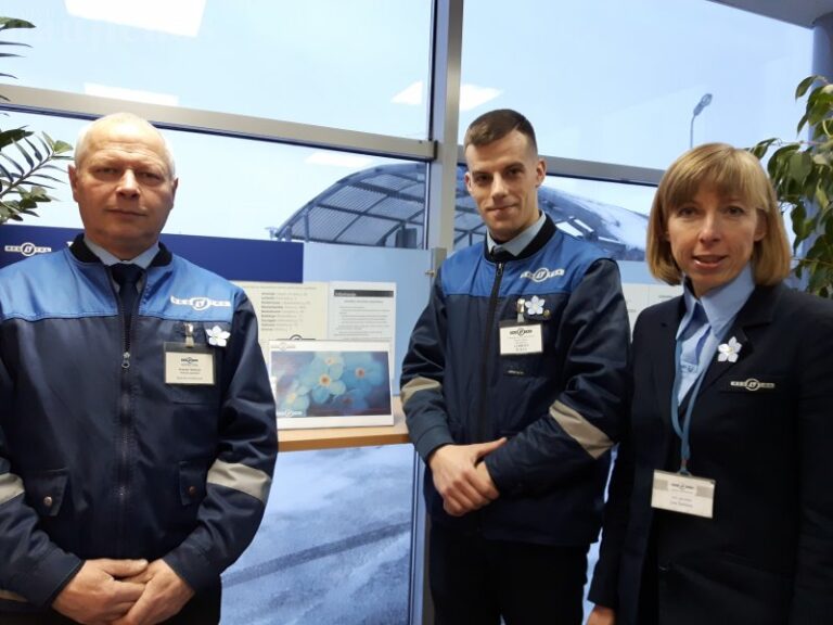 Sausio 13-osios rytą languose žibėjo žvakelių liepsnos