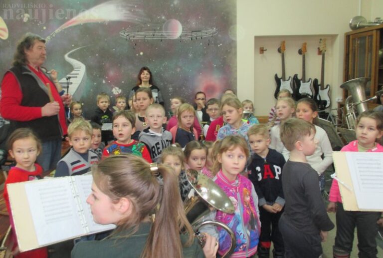 Šeduvos darželinukai keliavo muzikos garsų šalį