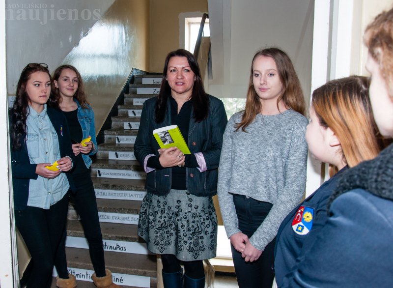 Populiariausia Metų knyga gimnazistai išrinko D. Kalinauskaitės  novelių rinkinį „Skersvėjų namai“.