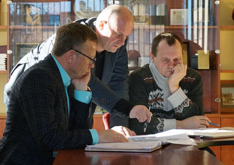 Aptarti būsimi Radviliškio miesto Aušros aikštės atnaujinimo darbai