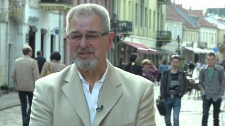 Skulptorius Stasys Žirgulis pristatė Radviliškio miestui skirtos skulptūros idėją