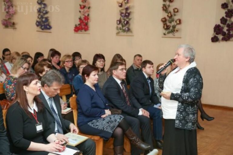Lizdeikos gimnazijos mokytojos skaitė pranešimą mokslinėje konferencijoje