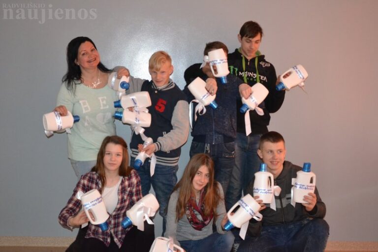 Aplinkosauginiame konkurse Jaunimo mokyklos idėjos įvertintos padėka