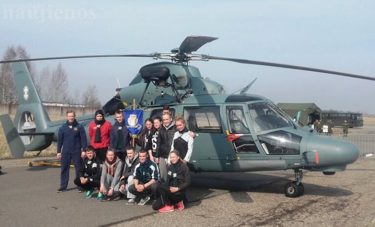 Gimnazistai ištvermę pasitikrino „Runway run 2017“ bėgime