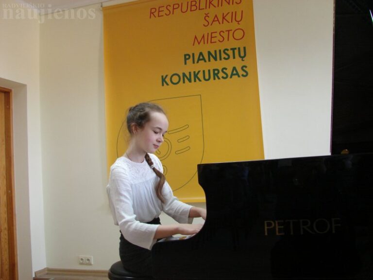 Radviliškio pianistai skina laurus