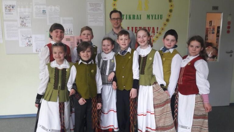 Šeduvos šokėjų sėkmė folklorinių šokių varžytuvėse