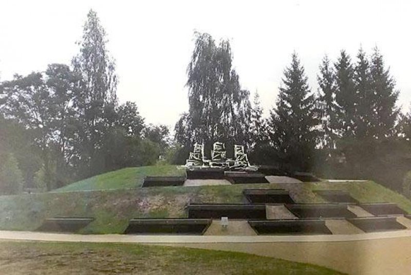 Skulptorius Stasys Žirgulis pristatė Radviliškio miestui skirtos skulptūrinės kompozicijos idėją Radviliškio rajono savivaldybės tarybos Kultūros