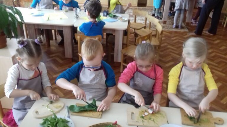„Žvaigždutės“ vaikai mokėsi gaminti sveiką maistą