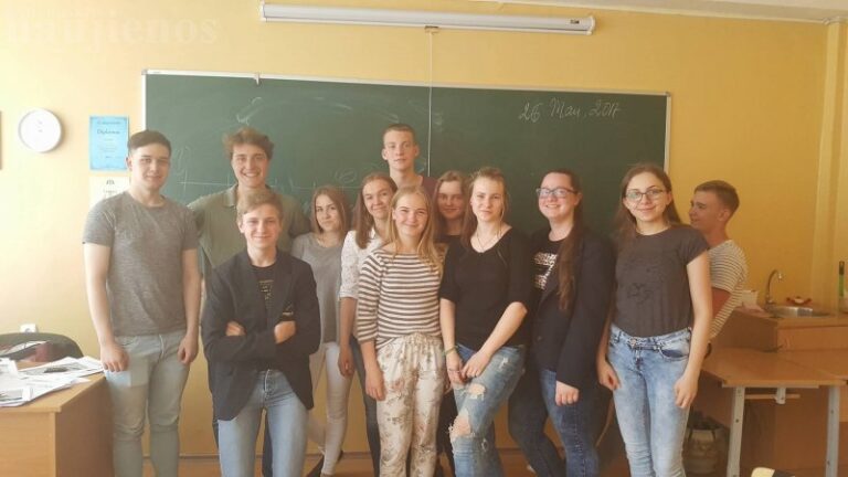 Pamoką gimnazistams vedė savanoriai iš Austrijos