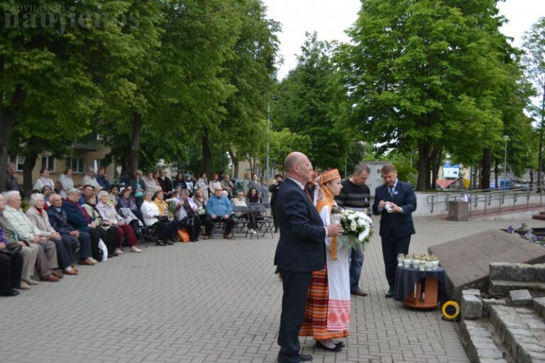 Prie Trijų kryžių memorialo paminėta Gedulo ir vilties diena