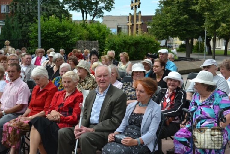 Prie kultūros centro vyko Škaplierinės folkloro festivalis