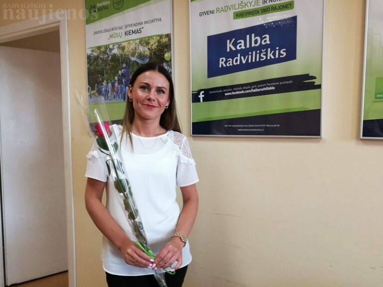 Už namo prižiūrėtojos rūpestį gyventojai atsidėkojo gėlėmis