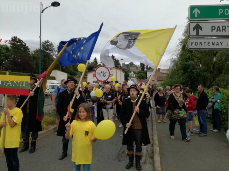 Radviliškiečiai atstovauja Lietuvai Europos žmonių festivalyje