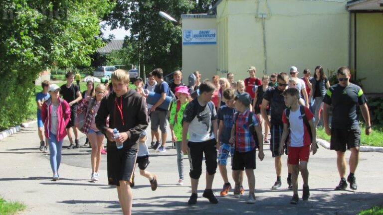 Jaunieji Beinoravos bibliotekos skaitytojai pakviesti į žygį