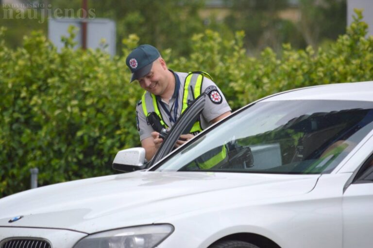 Policijos reidas Radviliškyje – įkliuvo daugiau nei 30 pažeidėjų