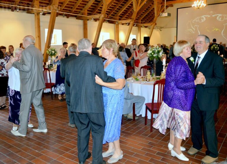 Auksinių vestuvių šventėje – ir deimantinis blizgesys