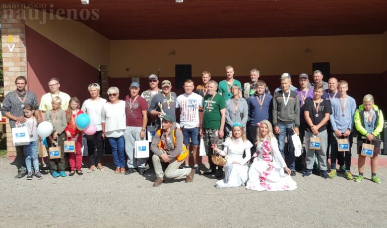 Prie Aukštelkų tvenkinio ūžė šeimų vasaros uždarymo šventė