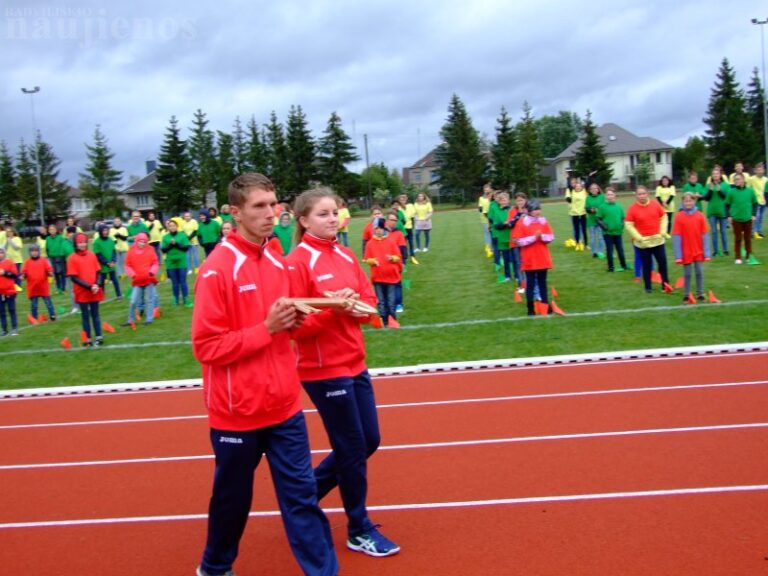 Šeduvos gimnazijoje – ilgai laukta stadiono atidarymo šventė