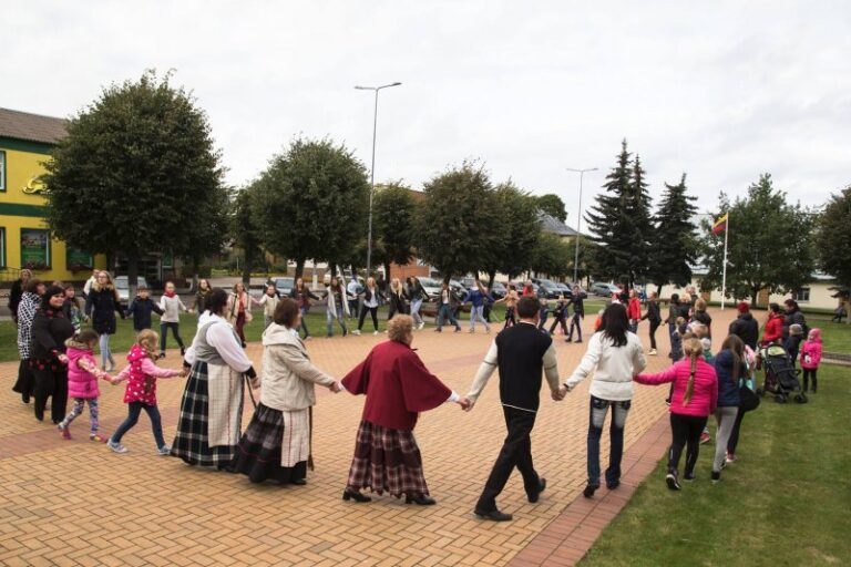 Šeduviai šoko kartu su visa Lietuva