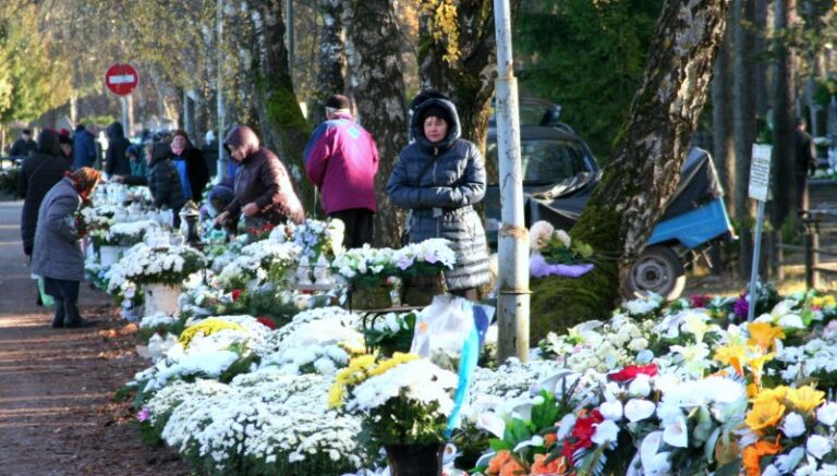 Kapus lankantys žmonės stebisi: prekybininkai tikrai išprotėjo