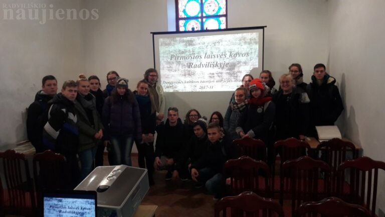 Lietuvos kariuomenės dieną ir Radviliškio mūšio metines paminėjo Burbiškyje