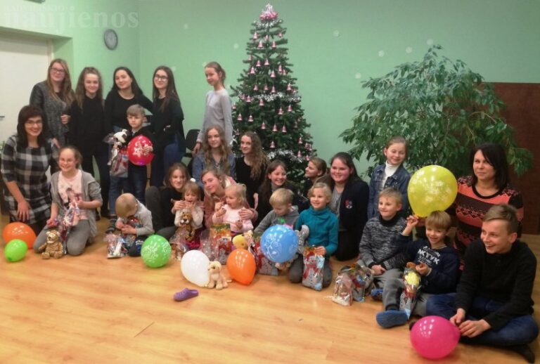 Baisogalos jaunieji karitiečiai sėjo gerumo grūdą