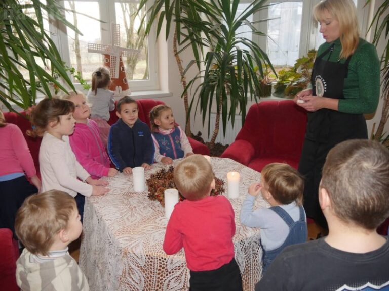 Etninės kultūros ir amatų centre pasklido švenčių dvasia