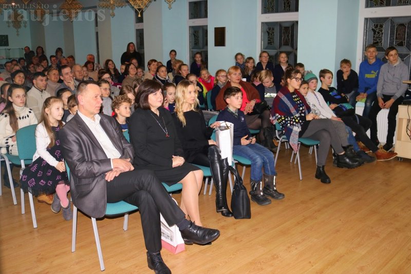 Viešojoje bibliotekoje vyko susitikimas su kraštiečiu aktoriumi R. Petrausku.