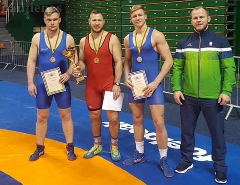 Radviliškio imtynininkams – trys medaliai
