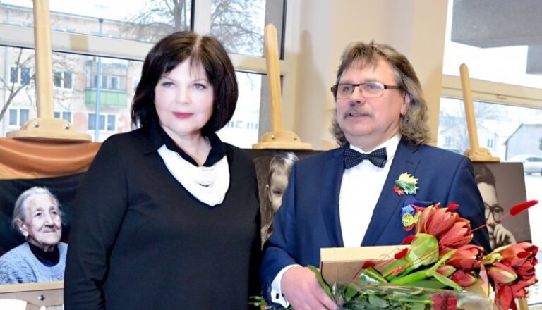 Jubiliejui skirta paroda – „Gimę laisvės dieną“
