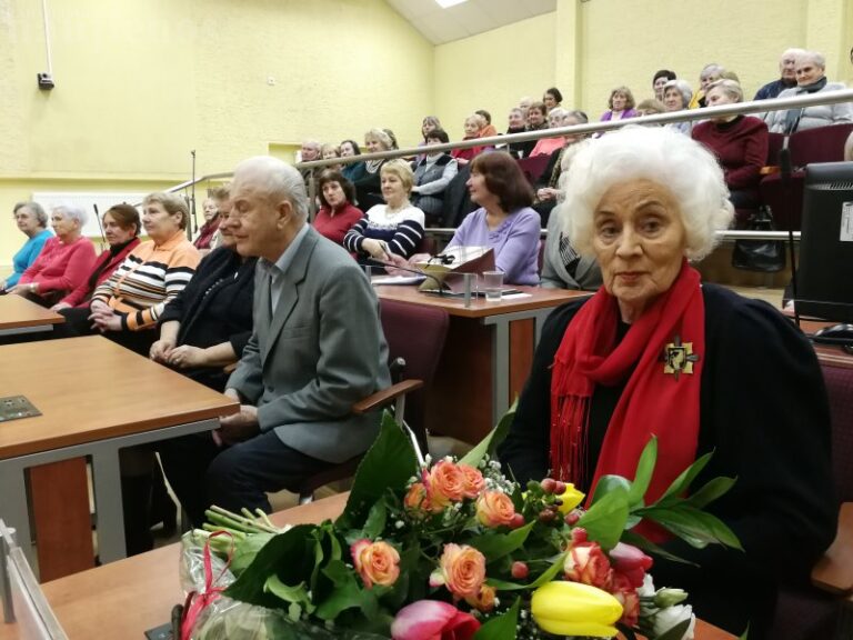 Ilgametė pedagogė Irena Žibaitienė apdovanota Radviliškio rajono savivaldybės mero Padėkos ženklu