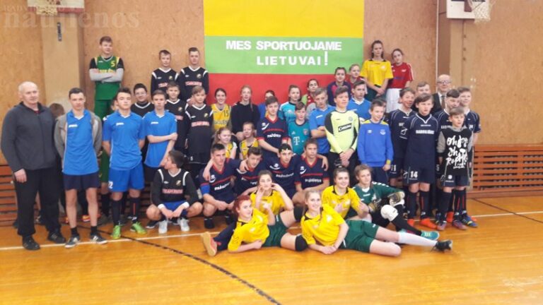 Šiaulėnuose surengtas futbolo turnyras „Mes sportuojame Lietuvai!“