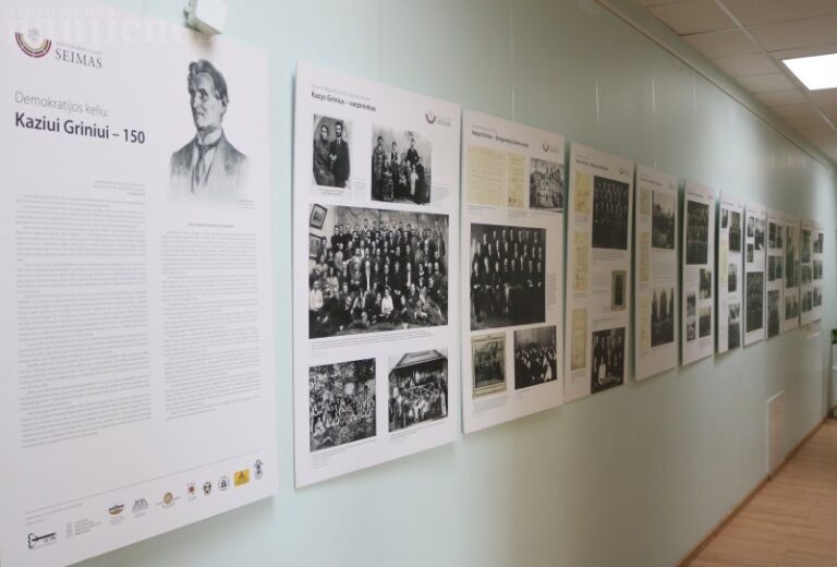 Į Radviliškio biblioteką atkeliavo istorinių fotografijų paroda